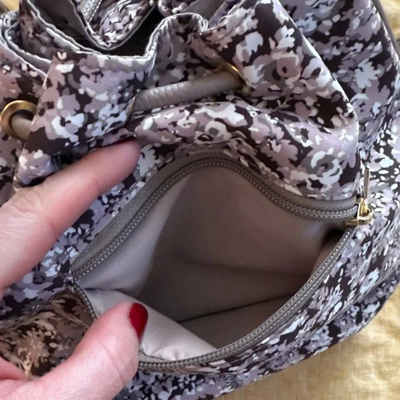 Isaac Mizrahi Floral Drawstring crossbody - Picture 16 of 17